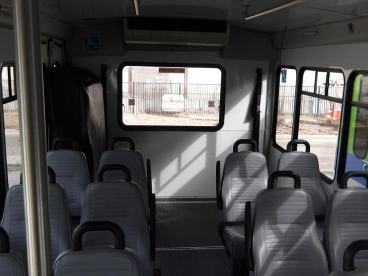 2016-ford-e450-image-24