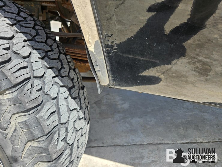 2004-ford-f250-super-duty-4x4-crew-cab-pickup-image-13