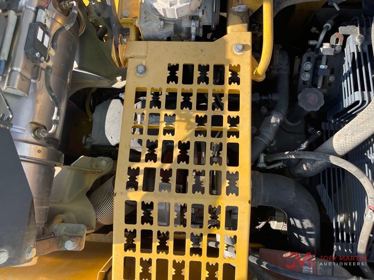 2014-komatsu-pc240-lc-10-image-16