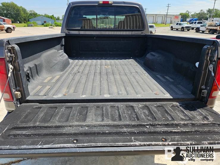 2004-ford-f250-super-duty-4x4-crew-cab-pickup-image-18