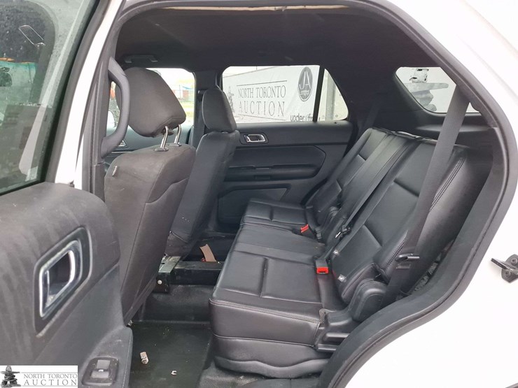 2017-ford-explorer-image-14