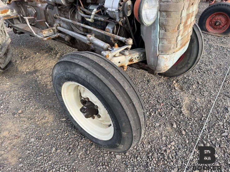 1969-massey-ferguson-135-tractor---non-running-image-8