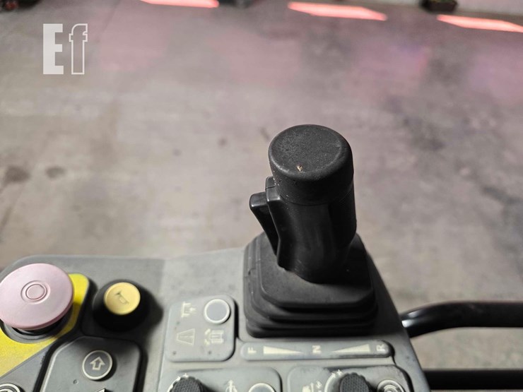 2016-caterpillar-ap-600f-image-19