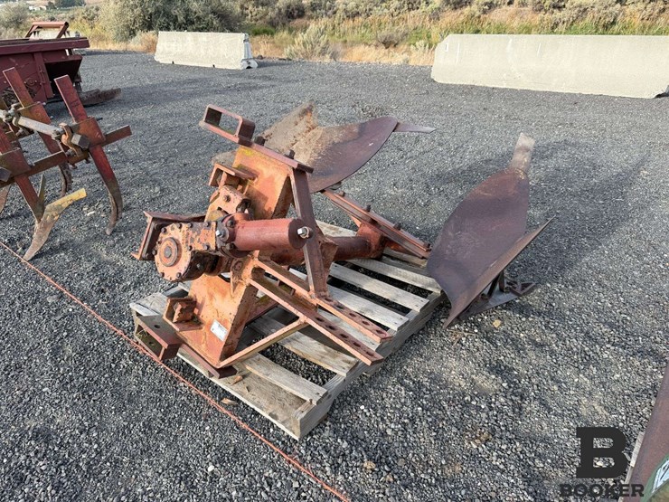 single-bottom-roll-over-plow-image-1