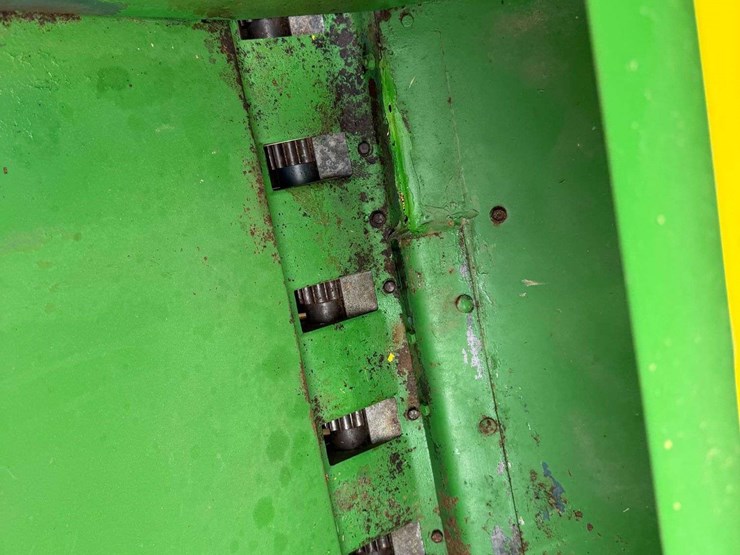 john-deere-8300-grain-drill-image-31