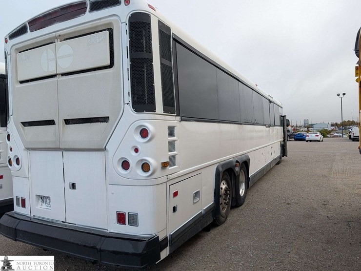 non-operable-2011-motor-coach-industries-d4500-t/a-55-passenger-bus-image-5