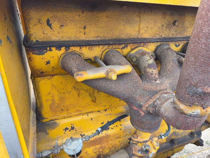 caterpillar-2-ton-image-14