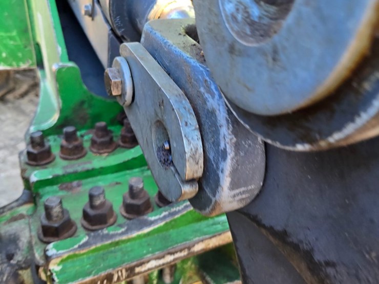 2019-john-deere-6-image-98