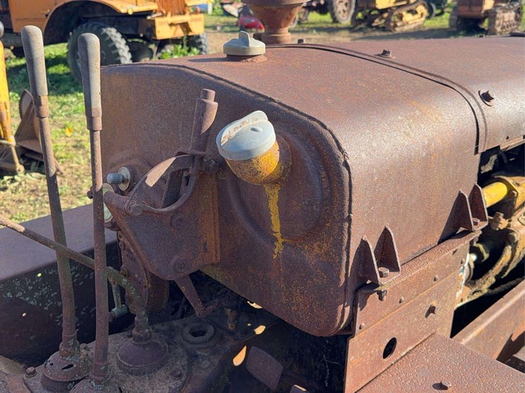 caterpillar-twenty-two-image-18