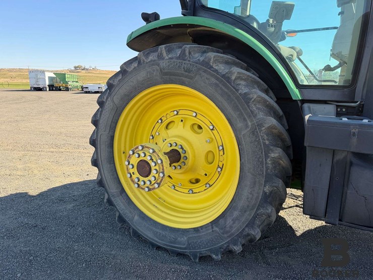 2011-john-deere-8360r-tractor-image-61