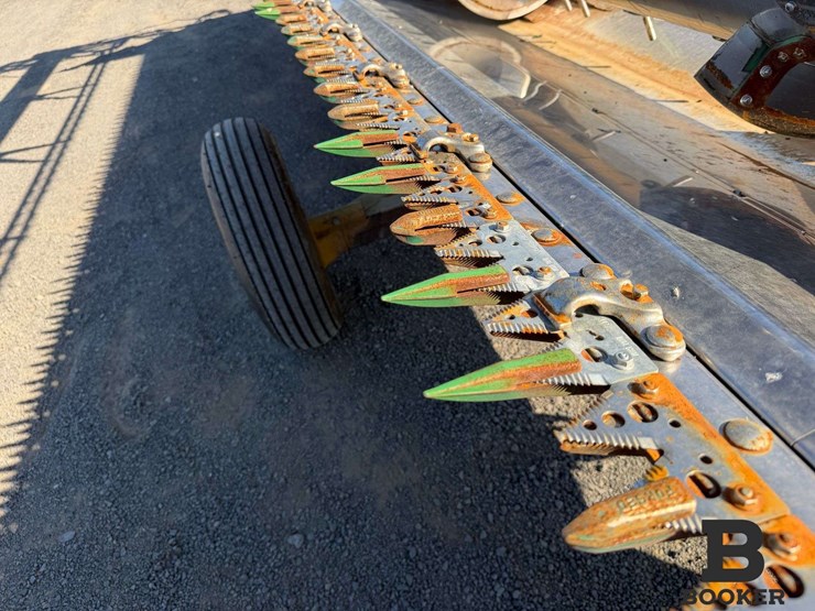 2009-john-deere-630r-platform-header-image-41