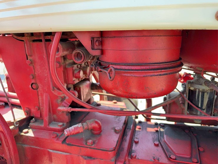 farmall-560-diesel-image-22