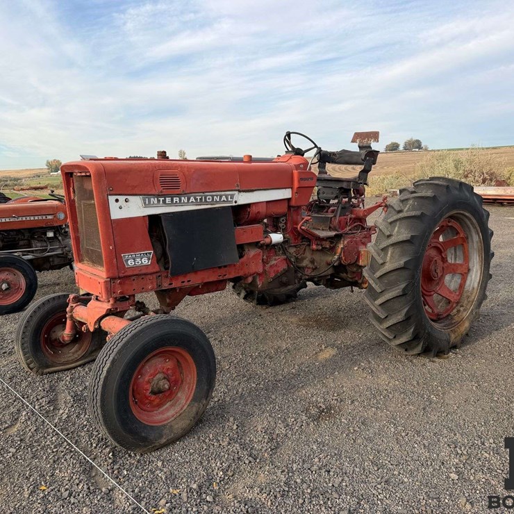 1967 International Farmall 656 Tractor - Non Running