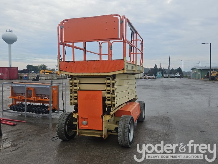 2015-jlg-4069le-image-9