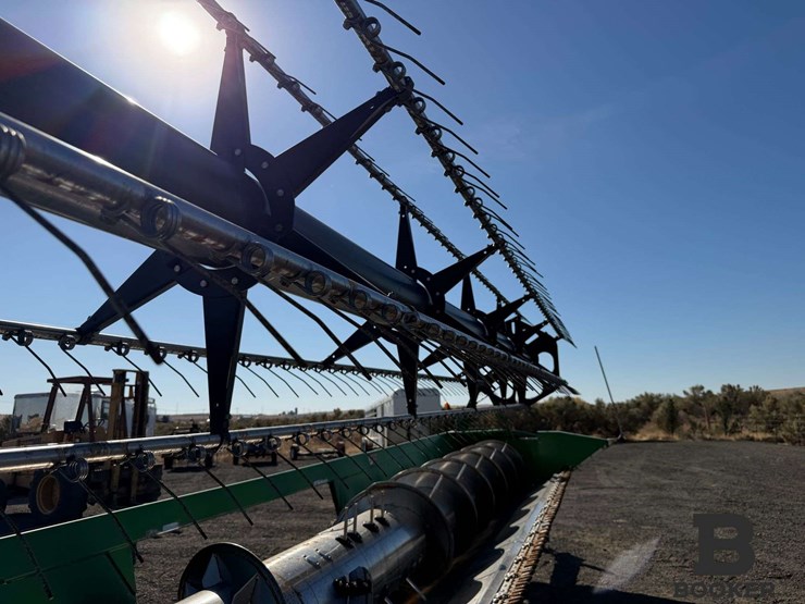 2011-john-deere-630r-platform-header-image-41