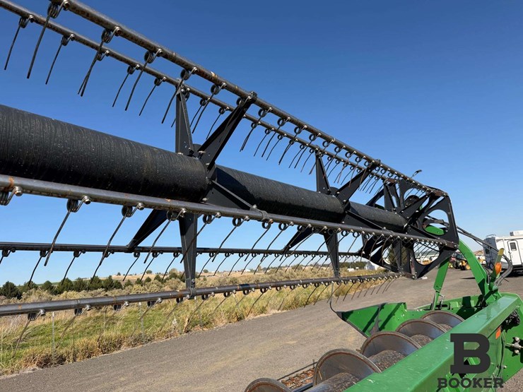 2011-john-deere-630r-platform-header-image-22