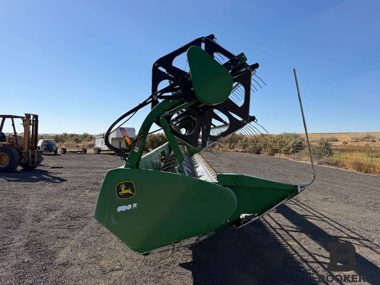 2011-john-deere-630r-platform-header-image-4