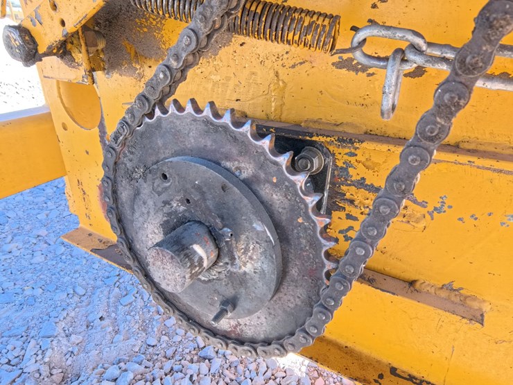 #1025-•-2006-henke-buffalo-1254-roller-mill-image-12