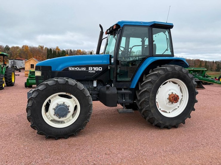 new-holland-8160-image-1