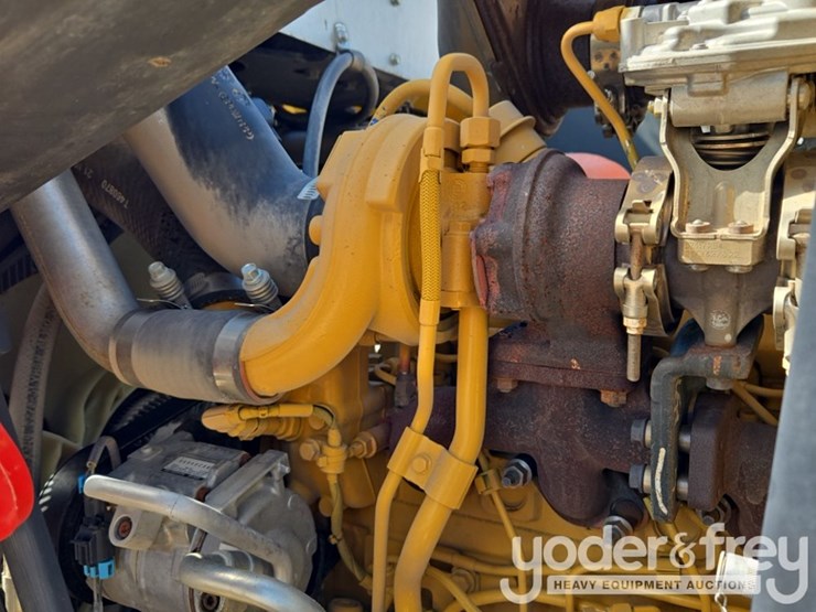 2022-deere-310sl-image-40