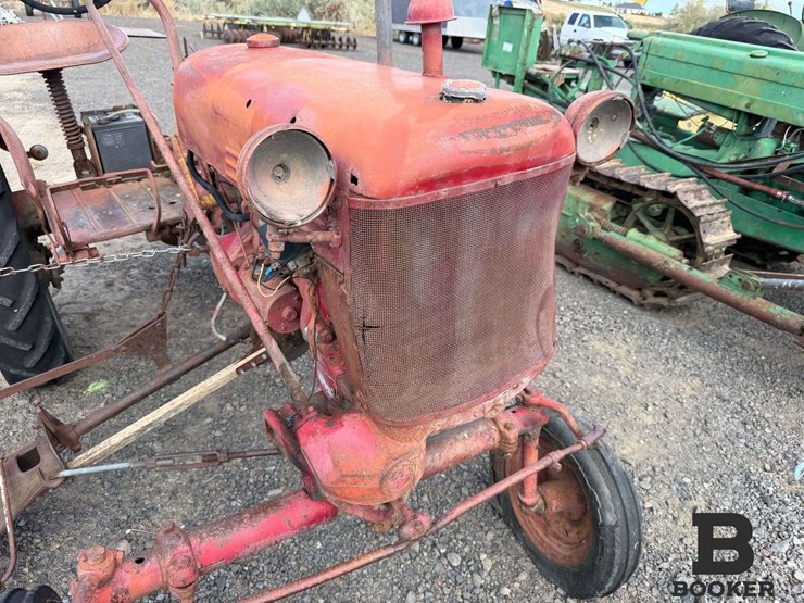 international-harvester-farmall-cub-tractor---non-running-image-7