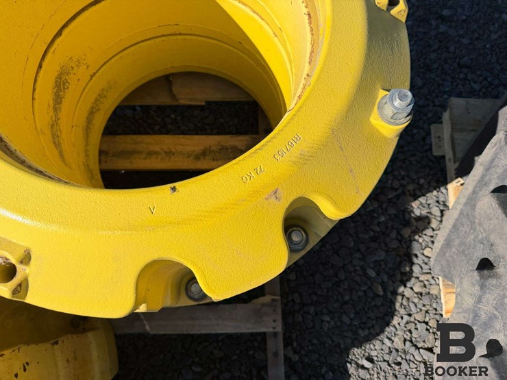 2011-john-deere-8360r-tractor-image-121