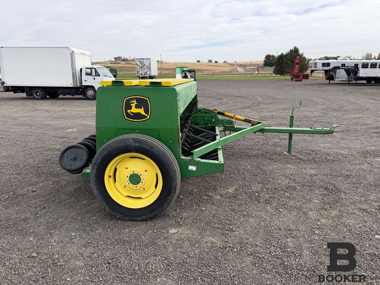 john-deere-8300-grain-drill-image-7