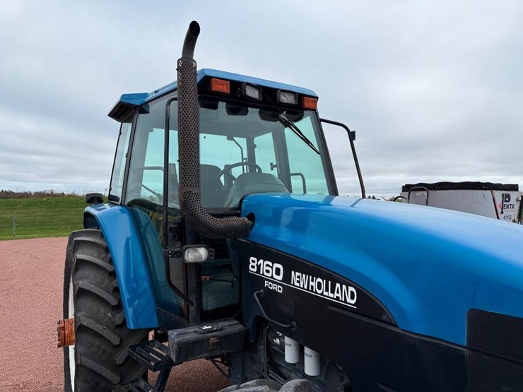 new-holland-8160-image-17