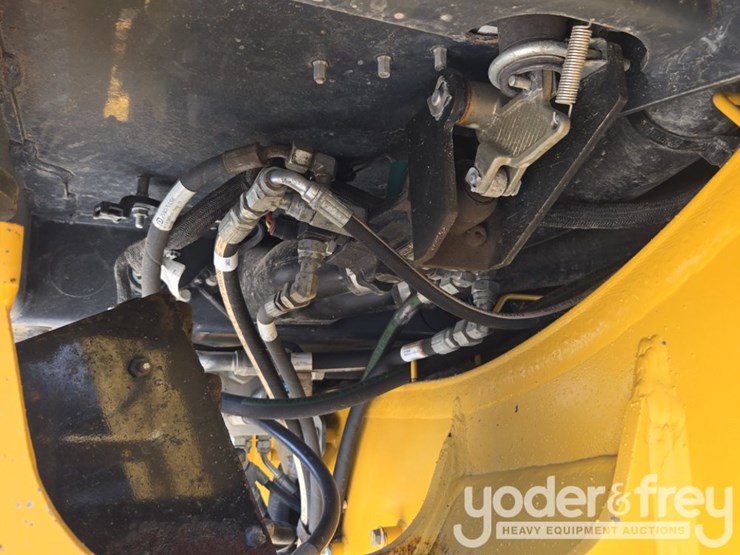 2020-deere-770gp-image-35