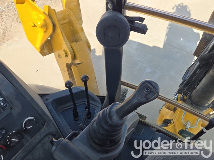 2022-deere-310sl-image-57