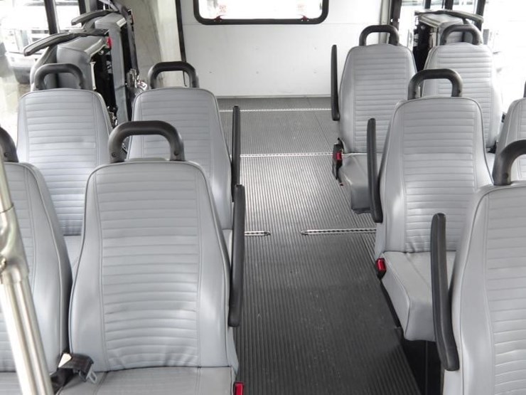 2017-ford-e450-image-25