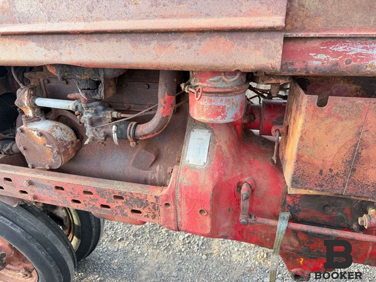 farmall-model-h-tractor---non-running-image-20