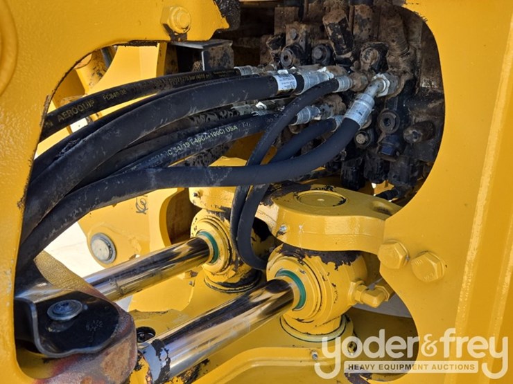 2022-deere-310sl-image-32