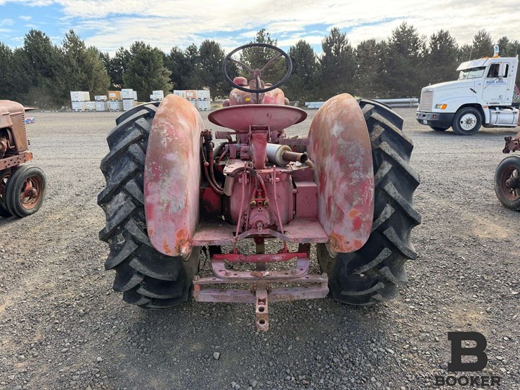 1951-ih-mccormick-w6-tractor---non-running-image-4