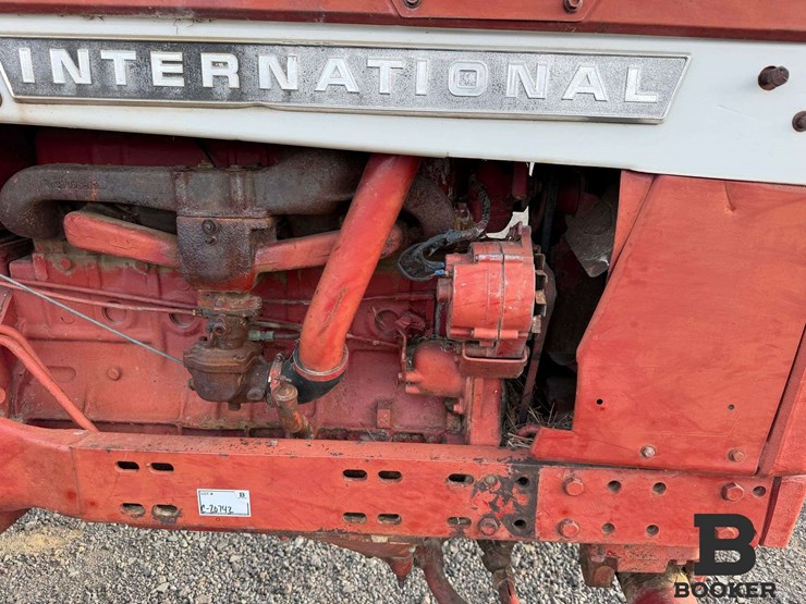 1967-international-farmall-656-tractor---non-running-image-8