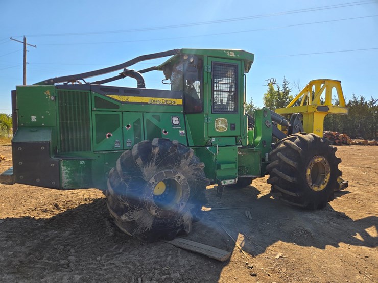 2019-john-deere-6-image-17
