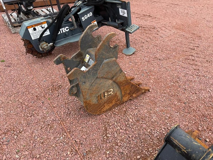 john-deere-12-image-5