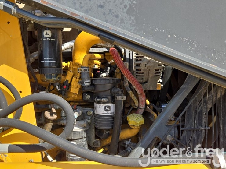 2015-deere-310sk-image-46