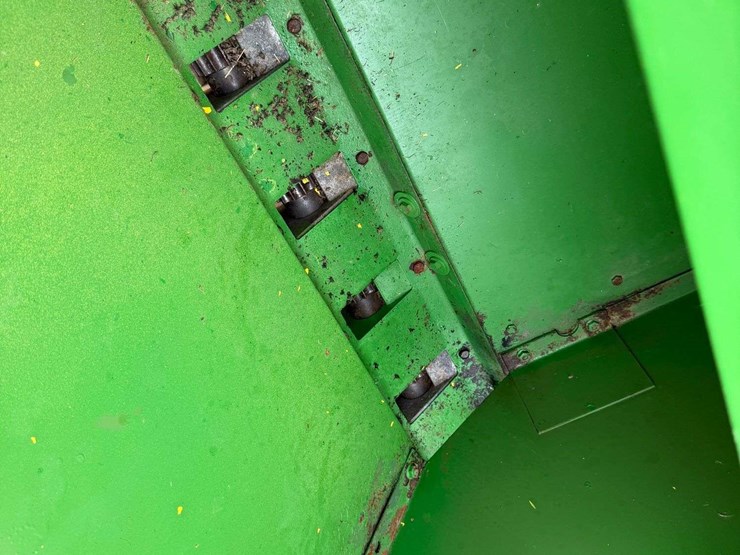 john-deere-8300-grain-drill-image-30