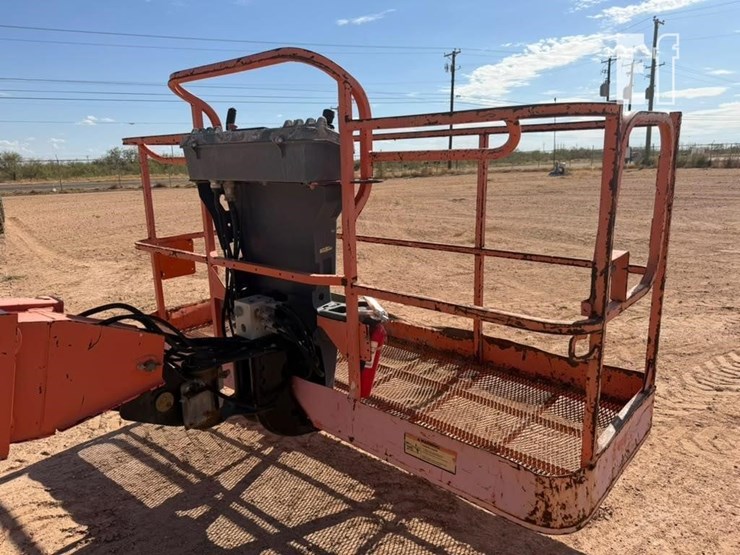 2007-jlg-800s-image-10