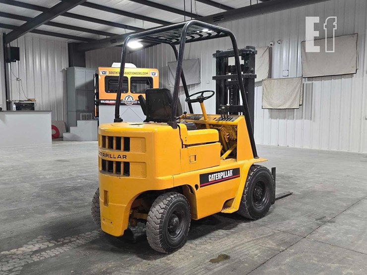 caterpillar-forklift-3681-image-3