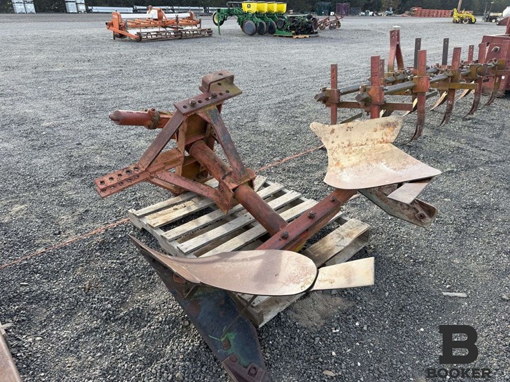 single-bottom-roll-over-plow-image-3
