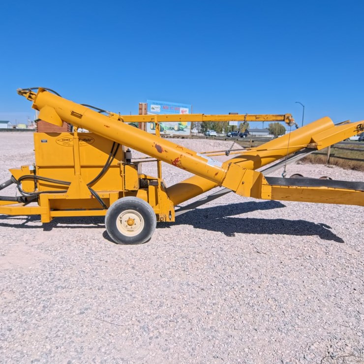 #1025 • 2006 HENKE BUFFALO 1254 Roller Mill