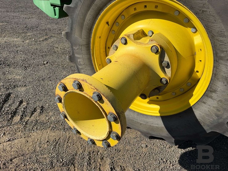 2011-john-deere-8360r-tractor-image-17