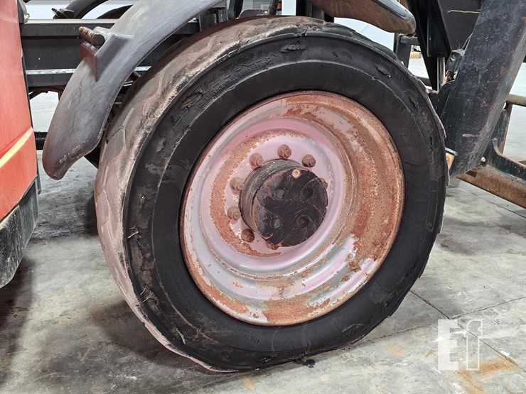 2014-jlg-g12-55a-image-26