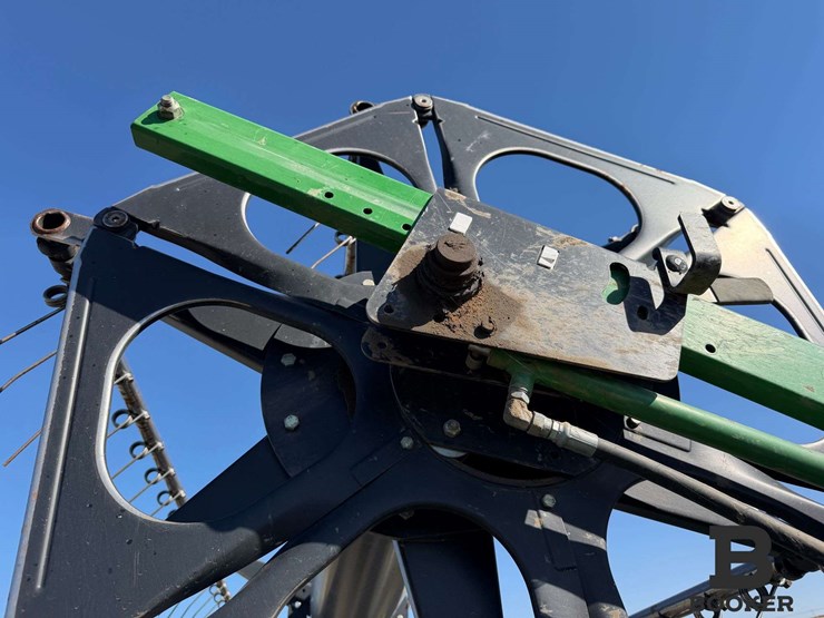 2009-john-deere-630r-platform-header-image-11
