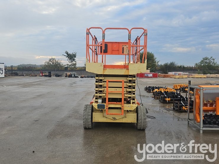 2015-jlg-4069le-image-12