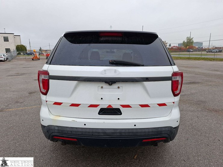 2017-ford-explorer-image-6