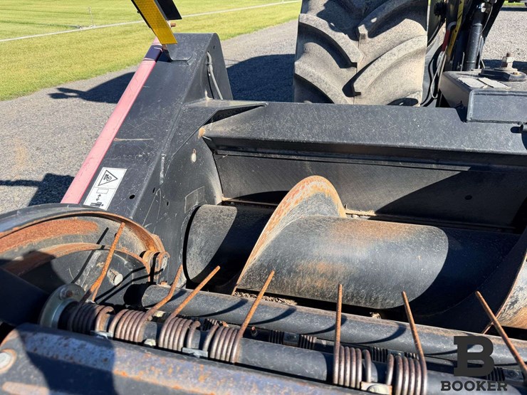 2016-macdon-m155e4-windrower-image-17