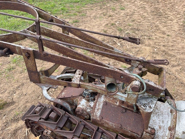 vaughan-flex-tred-garden-tractor-image-17